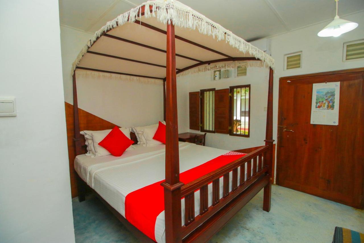 Hotel Nawathana Матара Екстериор снимка
