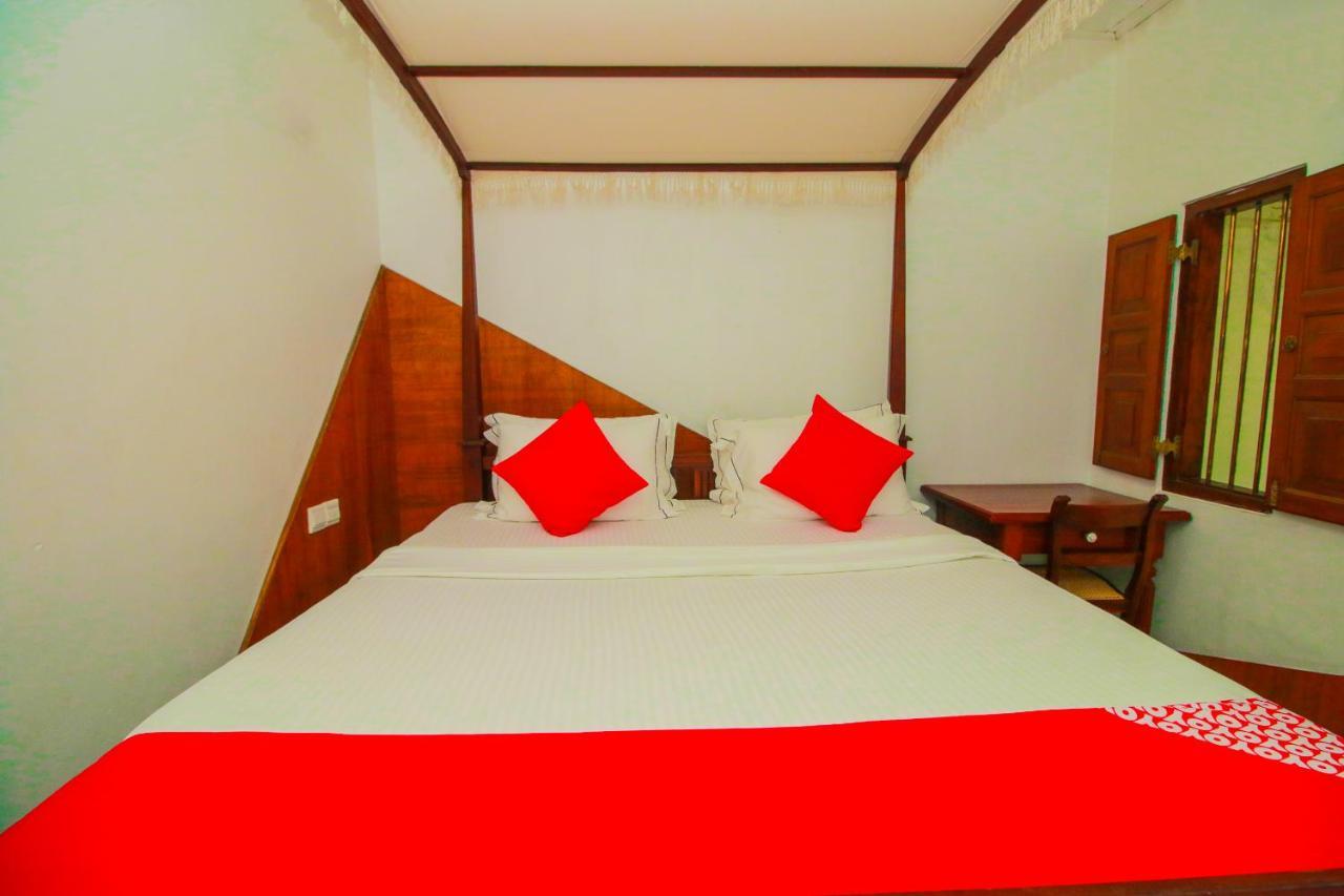 Hotel Nawathana Матара Екстериор снимка