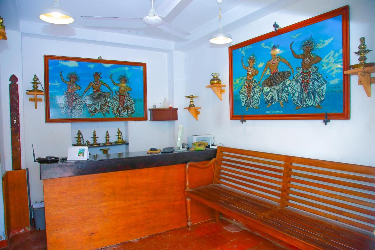 Hotel Nawathana Матара Екстериор снимка