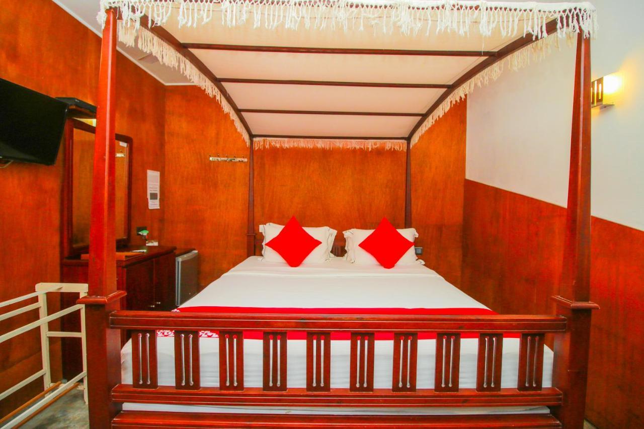 Hotel Nawathana Матара Екстериор снимка