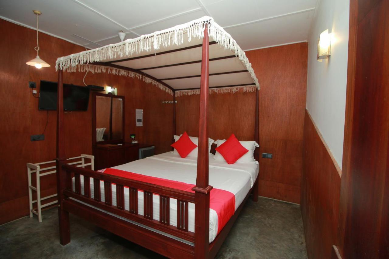Hotel Nawathana Матара Екстериор снимка