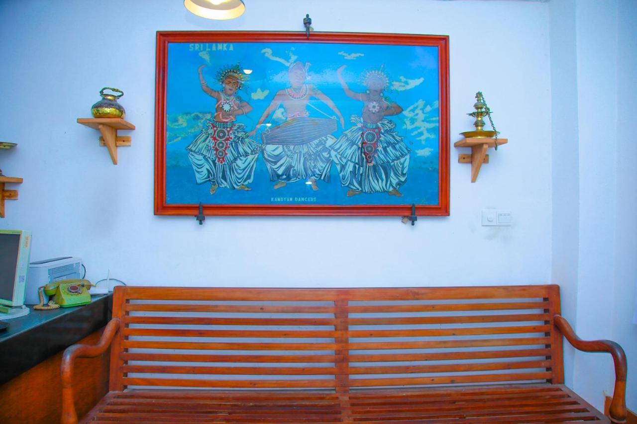 Hotel Nawathana Матара Екстериор снимка