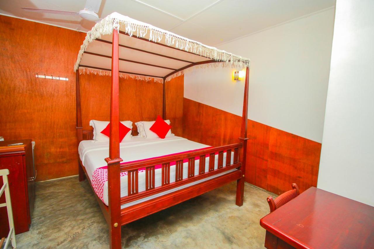 Hotel Nawathana Матара Екстериор снимка